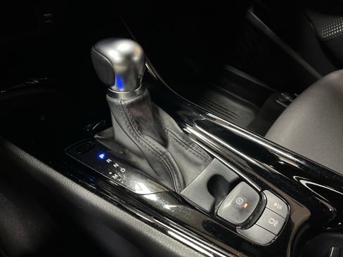 Used 2022 Toyota C-HR XLE FWD image 25