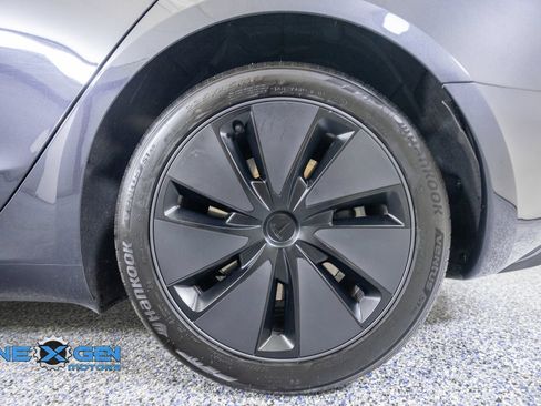 Used 2025 Tesla Model 3 Long Range AWD/4WD image 43