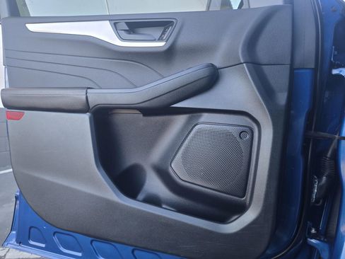 Used 2022 Ford Escape SE w/ SE Sport Appearance Package FWD image 13