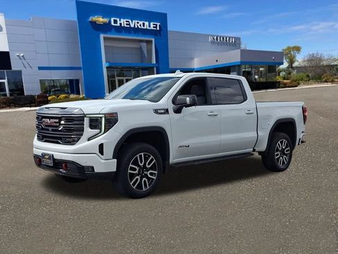 Used 2024 GMC Sierra 1500 AT4 w/ Technology Package AWD/4WD image 34