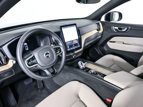 Certified 2026 Volvo XC60 B5 Core image 6