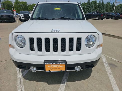 Used 2017 Jeep Patriot High Altitude FWD image 4