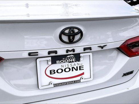 Used 2022 Toyota Camry XSE image 9