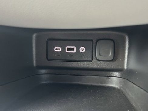 Used 2023 Chevrolet Equinox LT image 37