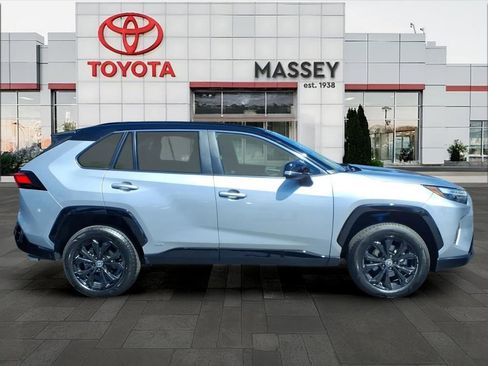 Used 2023 Toyota RAV4 XSE AWD/4WD image 2