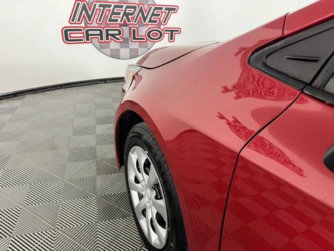 Used 2020 Toyota Corolla LE FWD image 21