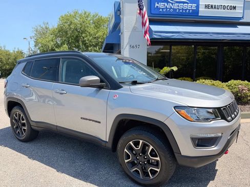 Used 2019 Jeep Compass Trailhawk w/ Cold Weather Group AWD/4WD image 23