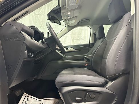 Used 2025 Ford Explorer Active image 14