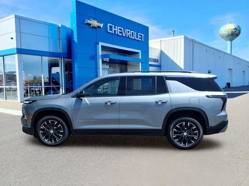 New 2026 Chevrolet Traverse LT w/ Sun and Wheel Package AWD/4WD image 7