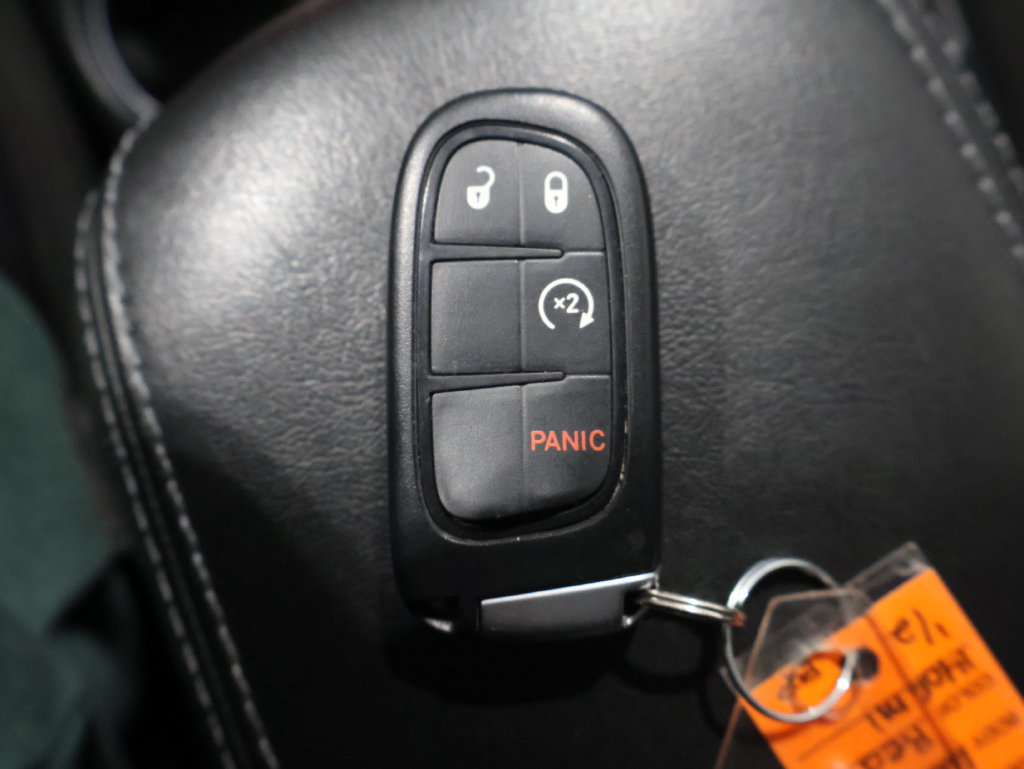 Used 2019 Jeep Cherokee Latitude Plus w/ Cold Weather Group AWD/4WD image 25