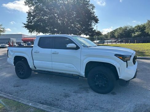 Used 2024 Toyota Tacoma SR5 RWD image 7