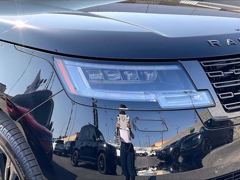 New 2026 Land Rover Range Rover SE image 17