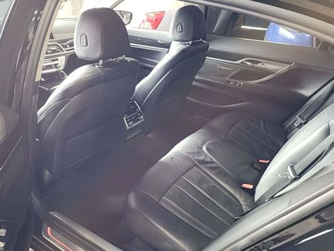 Used 2019 BMW 740i w/ Parking Assistance Package RWD image 4