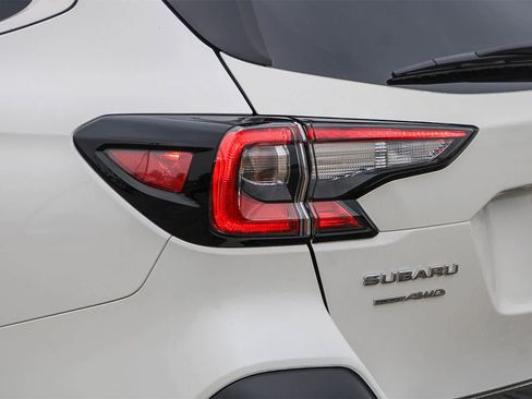 New 2025 Subaru Outback Limited image 11