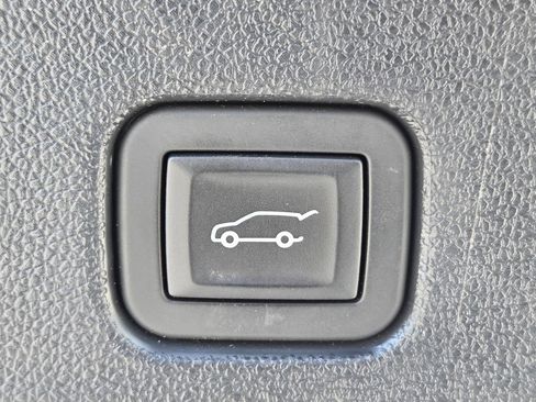 Used 2024 Chevrolet Traverse RS w/ LPO, Floor Liner Package AWD/4WD image 34