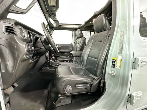 Used 2023 Jeep Wrangler Unlimited Sahara w/ Cold Weather Group AWD/4WD image 4