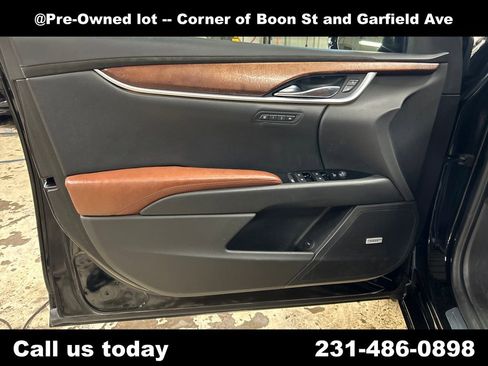 Used 2017 Cadillac XTS Luxury w/ Driver Awareness Package AWD/4WD image 15