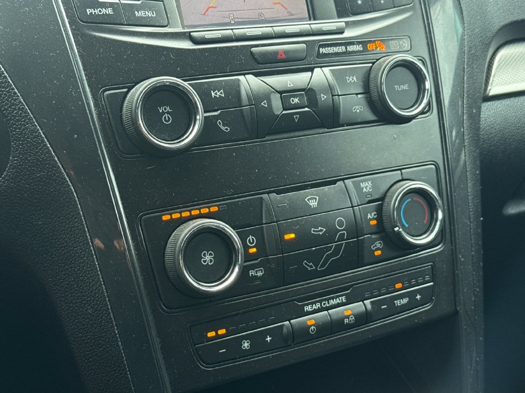 Used 2019 Ford Explorer XLT FWD image 20