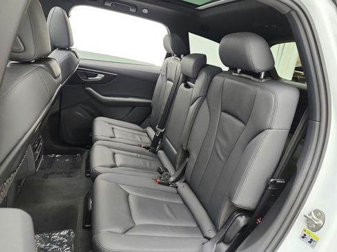 Used 2021 Audi Q7 2.0T Premium w/ Convenience Package AWD/4WD image 16