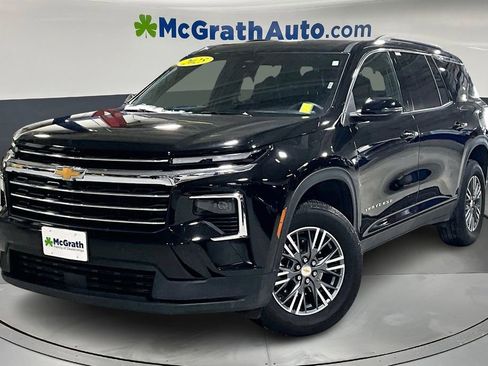 Certified 2025 Chevrolet Traverse LT image 3