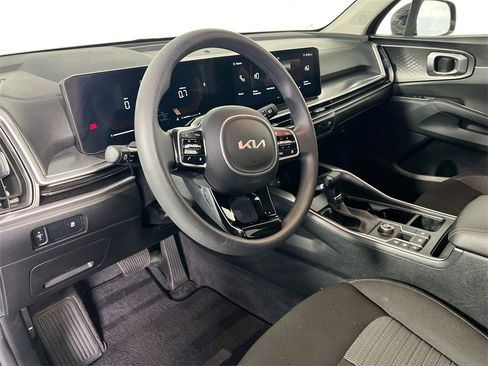 Certified 2024 Kia Sorento LX image 10