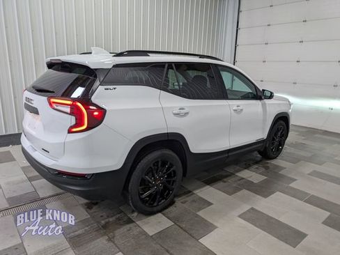 Used 2024 GMC Terrain SLT w/ Elevation Edition AWD/4WD image 4