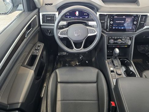 Used 2023 Volkswagen Atlas SE image 30