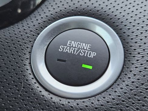 New 2025 Cadillac XT5 Luxury image 22