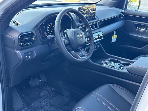 New 2025 Honda Pilot TrailSport image 14