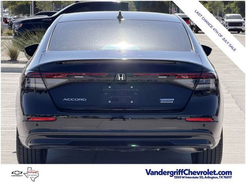 Used 2025 Honda Accord Touring image 5