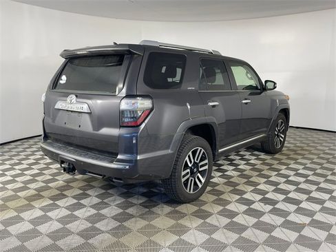 Used 2015 Toyota 4Runner Limited image 18