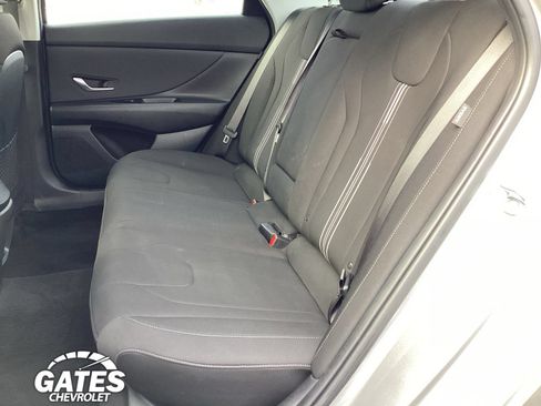 Used 2025 Hyundai Elantra SEL FWD image 11