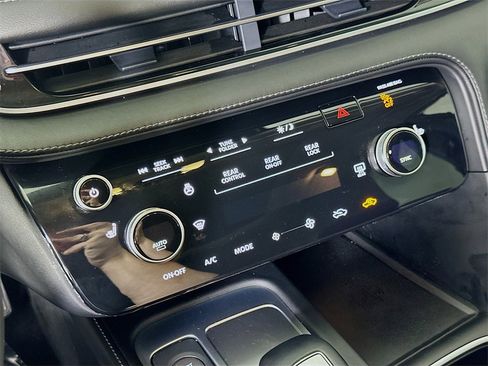 Used 2025 INFINITI QX60 Pure image 26