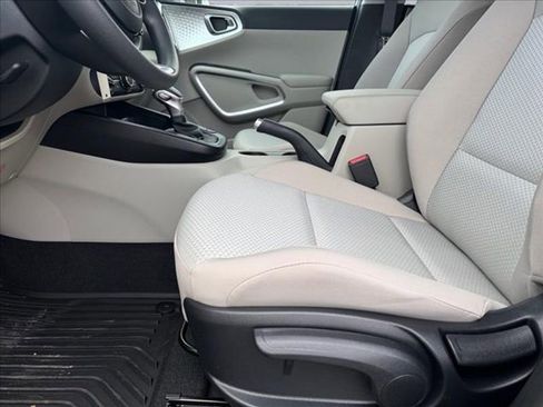 New 2025 Kia Soul LX image 13