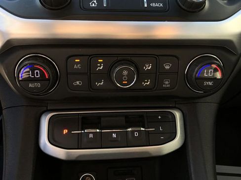 Certified 2021 GMC Acadia SLT image 27