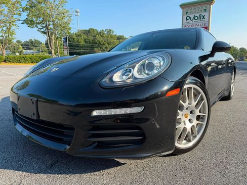 Used 2015 Porsche Panamera RWD image 2