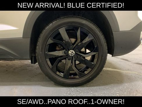 Used 2022 Volkswagen Taos SE w/ Panoramic Sunroof Package FWD image 21