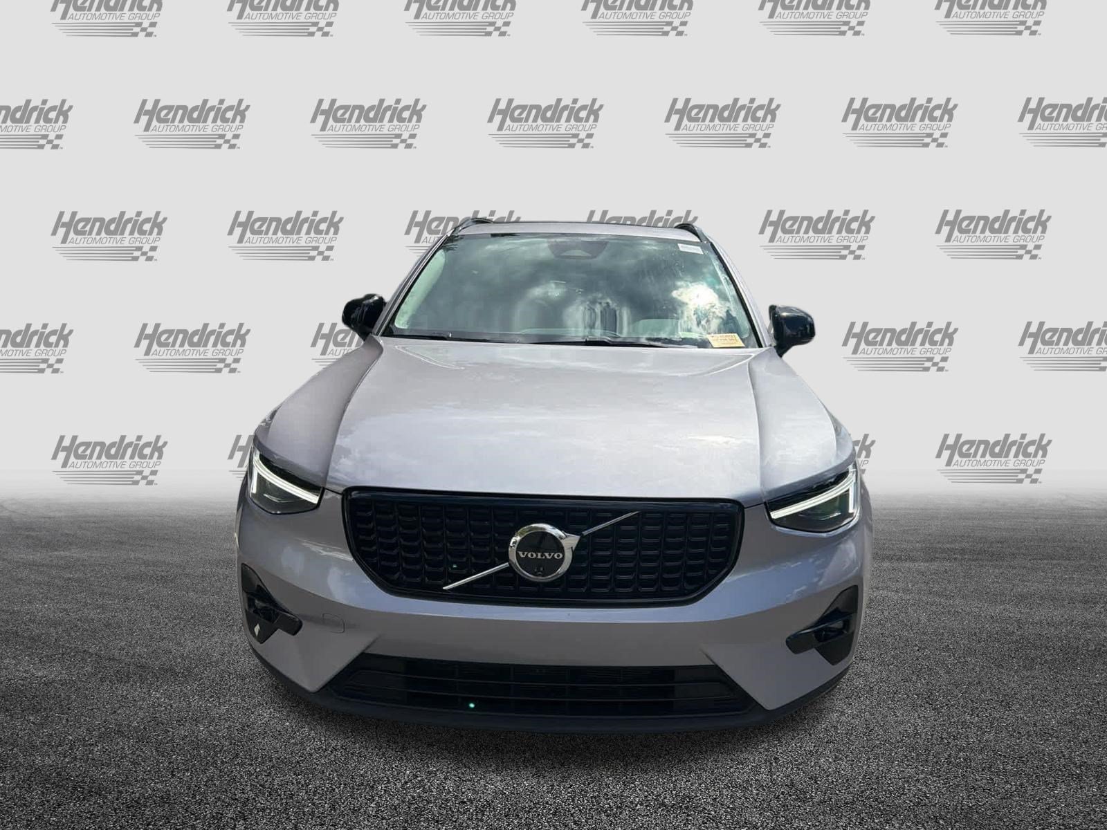 Used 2026 Volvo XC40 B5 Ultra AWD/4WD image 3