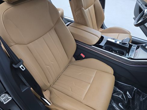 Used 2021 Audi A8 L 4.0T image 10