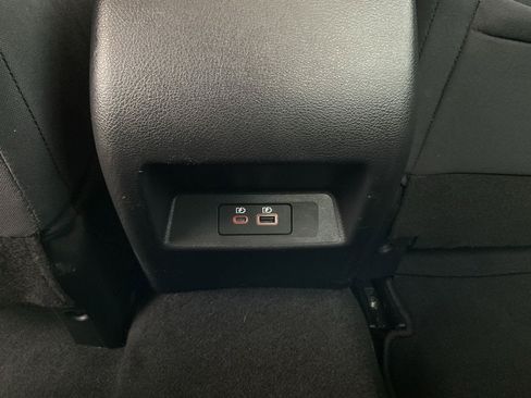 Used 2025 Nissan Altima 2.5 SV FWD image 12