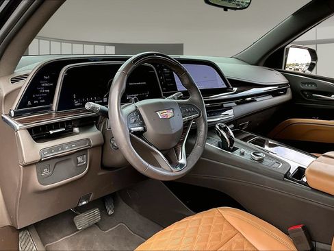 Used 2023 Cadillac Escalade ESV Premium Luxury AWD/4WD image 13