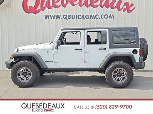 Used 2016 Jeep Wrangler Unlimited Rubicon w/ Connectivity Group AWD/4WD image 4