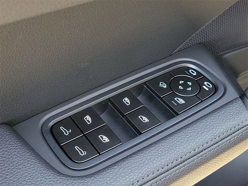 New 2026 Porsche Cayenne Coupe image 26