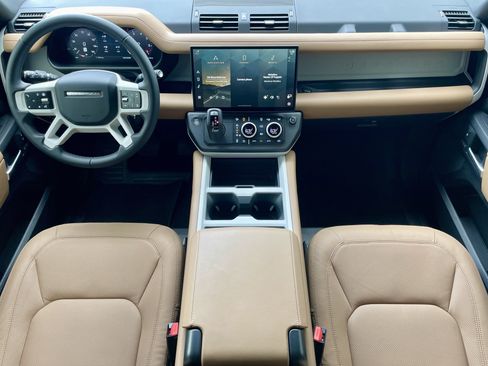 Used 2026 Land Rover Defender 130 X-Dynamic SE AWD/4WD image 16