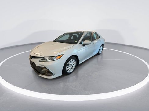 Used 2023 Toyota Camry LE FWD image 4