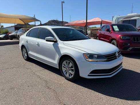 Used 2015 Volkswagen Jetta SE FWD image 2