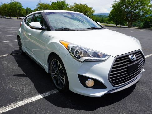 Used 2016 Hyundai Veloster Turbo FWD image 7
