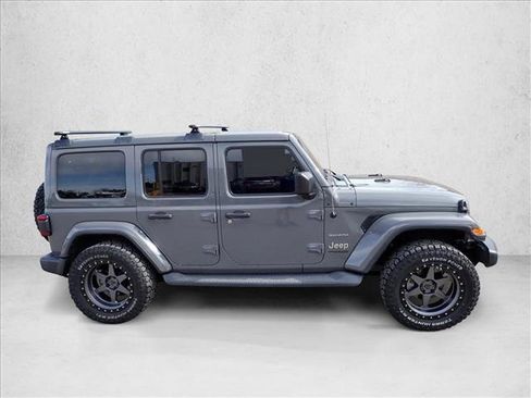 Used 2019 Jeep Wrangler Unlimited Sahara image 4