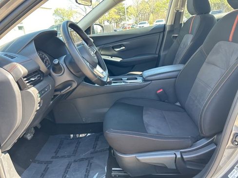 Used 2025 Nissan Sentra SR FWD image 20