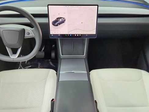 Used 2026 Tesla Model Y Long Range image 19